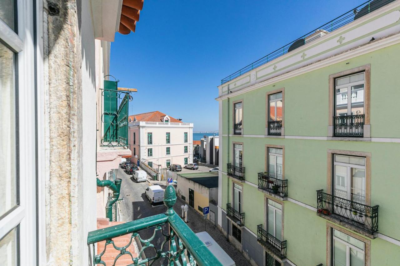 Moderno Apartamento Em Bairro Tipico Lisboeta Лиссабон Экстерьер фото